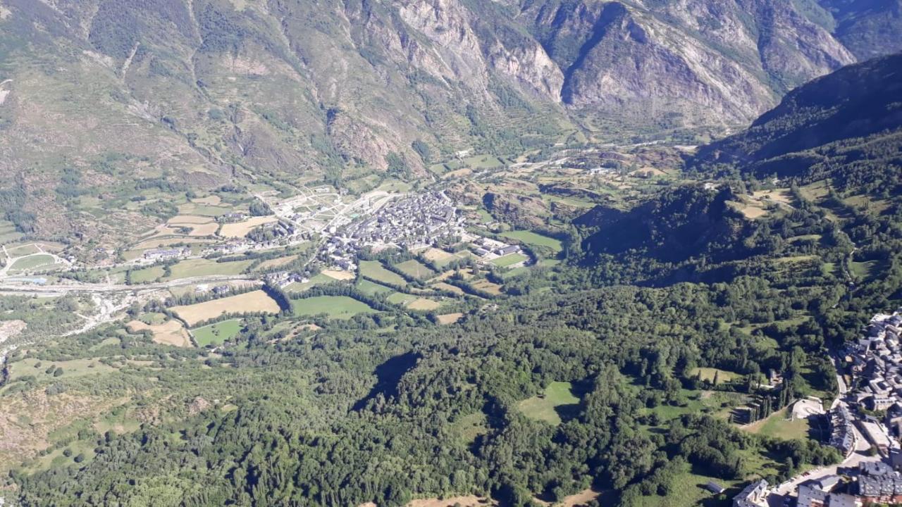 贝纳斯克Bpirineos-Escaleta公寓 外观 照片